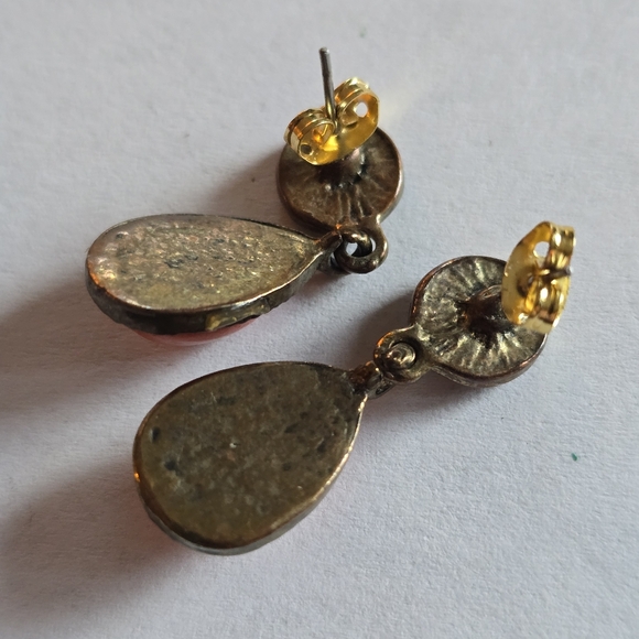 Orange earrings teardrop shaped hammered texture gold tone - Picture 3 of 7